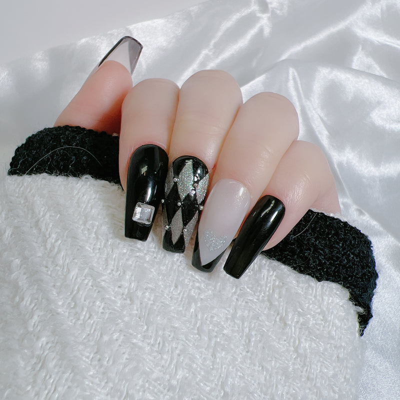 Cat-eye quilted pattern T02-19508 Gothic